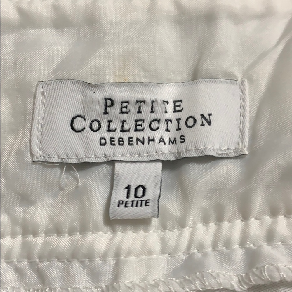 Clothes - Picture 2 of 3